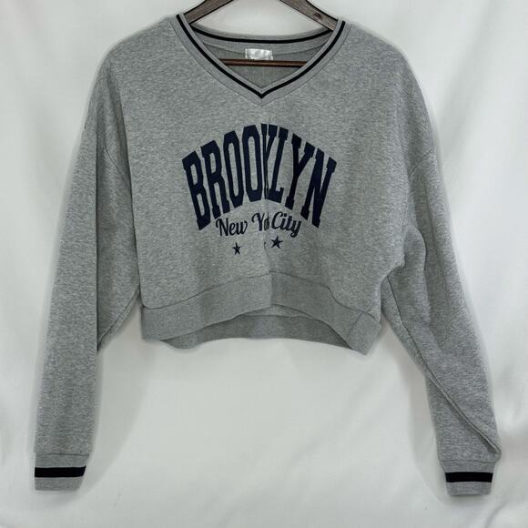 Brooklyn NY Cropped Sweatshirt Womens Med Gray Blue Embroidered Casual Fall Top - Picture 1 of 3